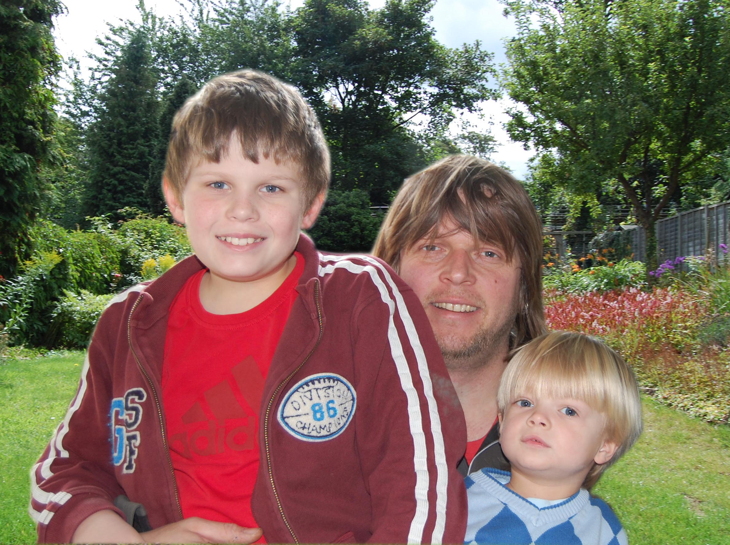 matt tom max in garden-2